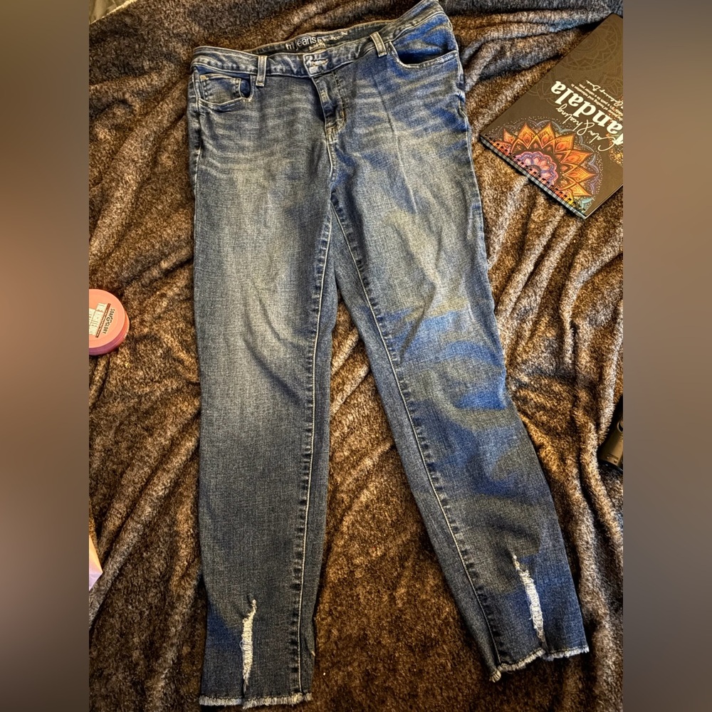 Maurices Women's Skinny Jeans in Faded Blue Wash